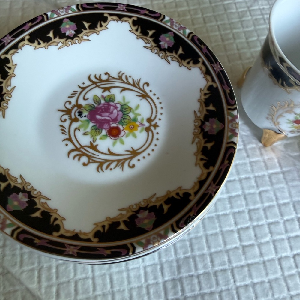 Vintage-Inspired Floral Dinnerware Set with Gold Accents